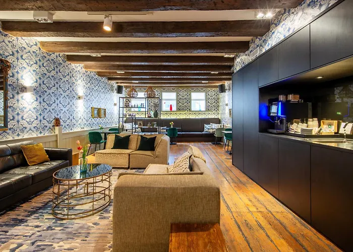 ホテル ディッカー ＆ タイス